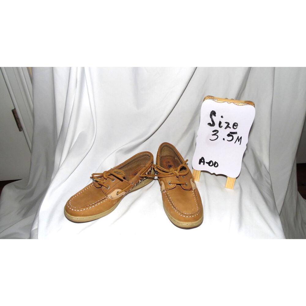 Maui Island boat shoes size 3.5 m